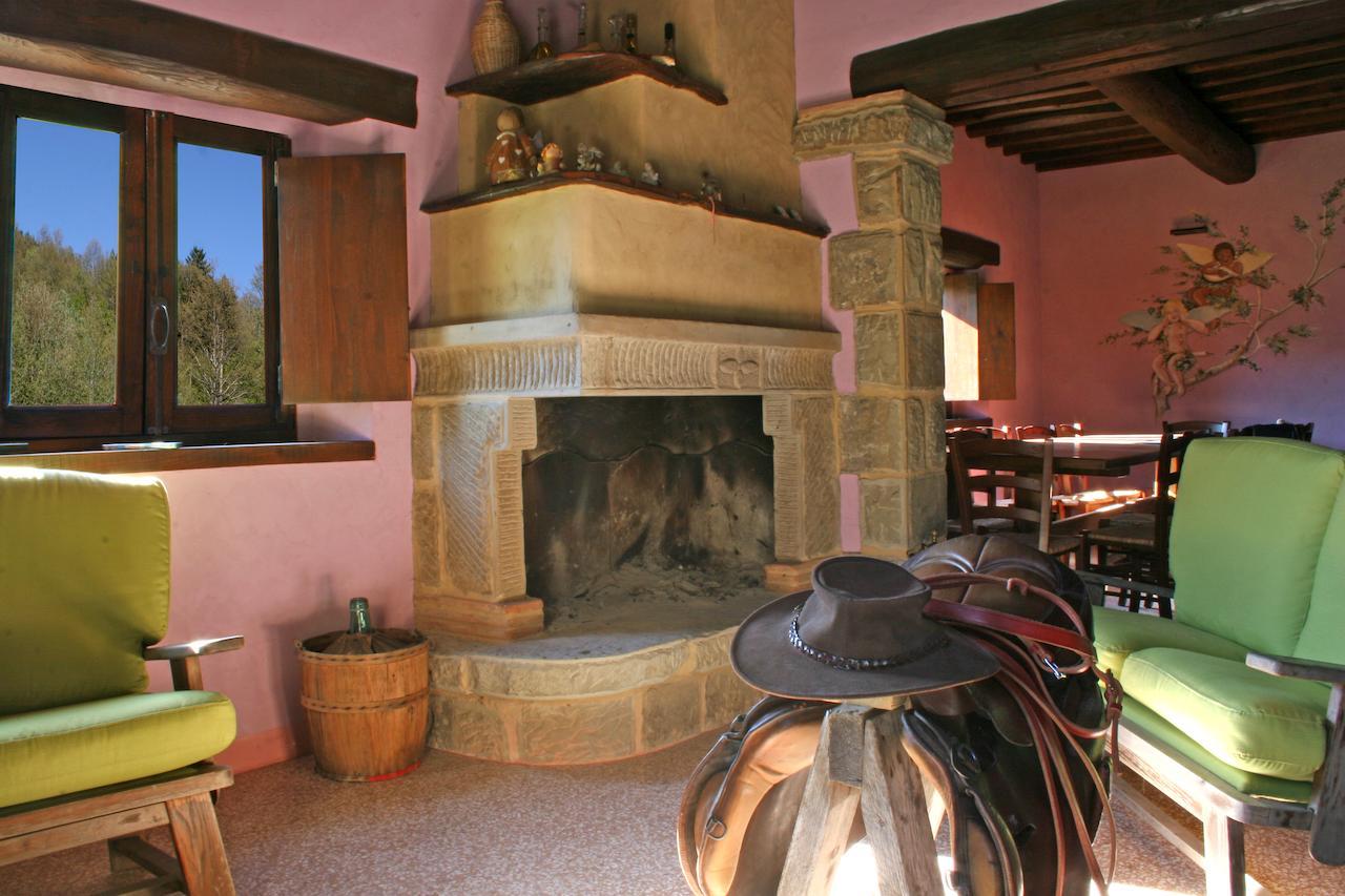 Villa Podere Pian De' Cortini à Serravalle  Extérieur photo